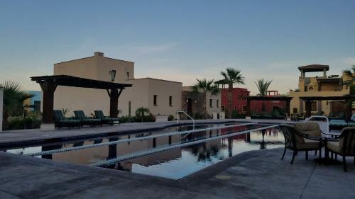 Nopolo House | Perfect Home steps from Community pool, beach and Wine Bar in Founders