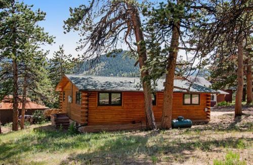 Estes Park House | Perfect Mountain Cabin with Wood-Burning Fireplace, WiFi, & Easy Park Access