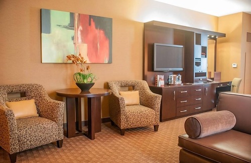 Sunrise Manor Hotel | Perfect Stay in Entertainment Capital of the World! 2 Pools, Bring Your Pet!