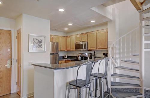Historic District Apartment | Perfectly Located 1Br With loft- Close to Lifts & Downtown