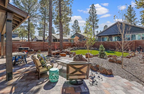 Flagstaff House | Pet Family-Friendly Spacious Fenced Yard 5-min to Downtown EV Charger