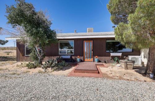 Yucca Valley House | Pet-Friendly Desert Retreat w/Hot Tub in Landers!