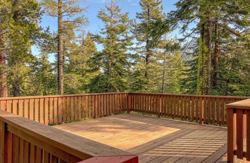 Alpine Meadows House | Pet-Friendly Home, Deck, 1 Mile to Alpine Meadows
