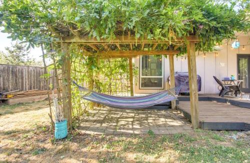 Springfield House | Pet-Friendly Home w/Yard, 2 Mi to Autzen Stadium
