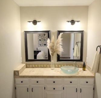 Northeast Colorado Springs House | Pet Friendly Mtn Getaway Ping Pong Table King Bed