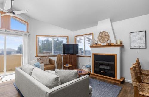 Marine Terrace House | Pet Friendly-Ocean View Pacific Breeze