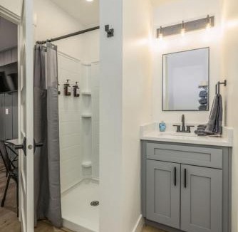 Coeur d'Alene Hotel | Pet Friendly Studio Next To Food Pavilion