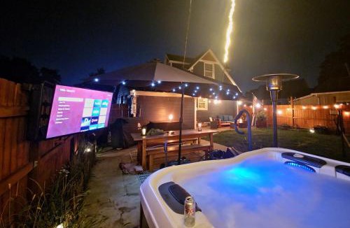 Elyria Swansea House | Pet Friendly Suite with Fenced Garden, HotTub, Sauna