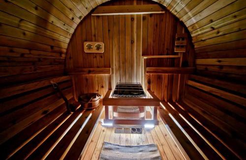 Elyria Swansea House | Pet Friendly Suite with Fenced Garden, HotTub, Sauna