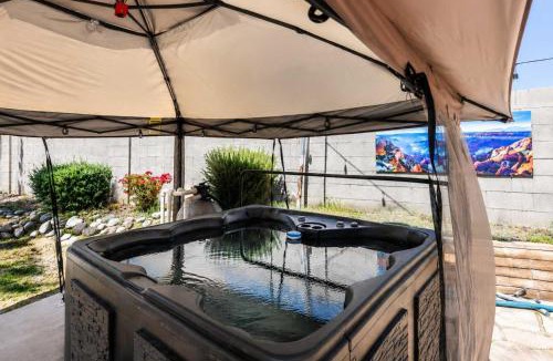 North Mountain House | Phoenix 4BR - Private Pool & Hot Tub