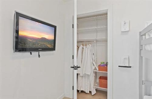 Paradise Gardens House | Phoenix Vista - Mountain Views, Pool & Fire Pit