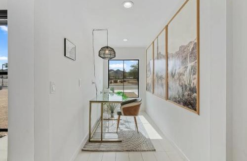 Paradise Gardens House | Phoenix Vista - Mountain Views, Pool & Fire Pit