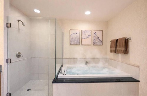 Las Vegas Apartment | ᐱ The Afterglow Modern 2BR Penthouse at MGM Grand