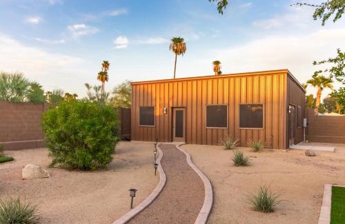 Central Scottsdale House | Pickleball in Paradise- 6 bedrooms pool spa arcade putting green sportspickleballvolleyball