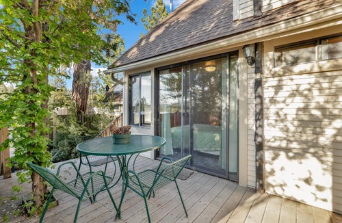 Big Bear Lake Ski Chalet | Pine Nest Relaxing Walk to Marina Cozy Chalet