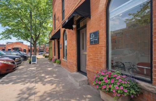 Fort Collins Villa | Pine Street Loft Steps from Old Town Square