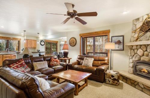 Steamboat Springs House | Pines @ Orehouse Plaza #2012