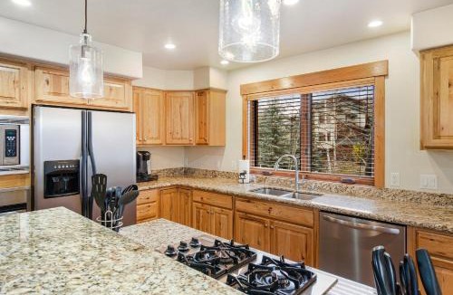 Steamboat Springs House | Pines @ Orehouse Plaza #2012