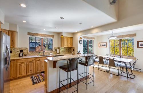 Steamboat Springs House | Pines @ Orehouse Plaza #2023