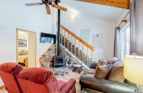 Ketchum Apartment | Pinewood Delightful Retreat