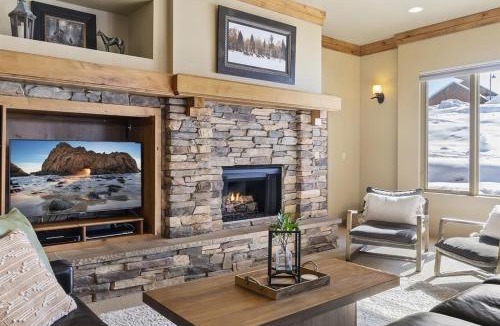 Eden House | Piney Mountain Escape TR5 Hot Tub Pool Games