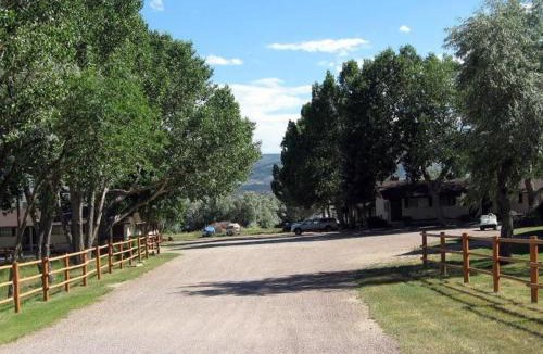Manila Hotel | Pinnacle Flaming Gorge