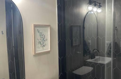 Hamilton Apartment | Piper's Place - 2 Bedroom House in DT Hamilton