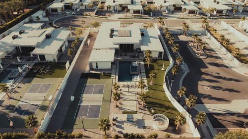 Indio House | Platinum @Elemento49 - Pool Pickleball - Sleeps 18