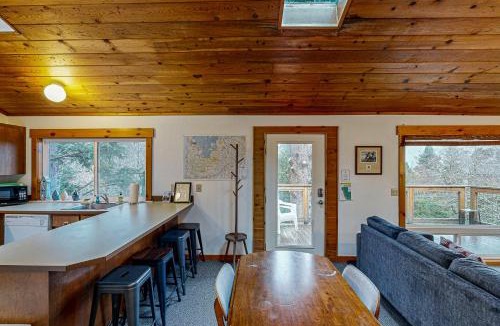 Oceanside House | Playing Coast
