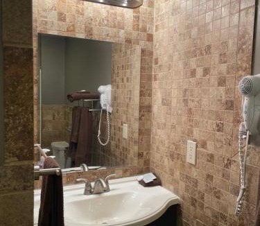 Brown County Hotel | Plaza Inn