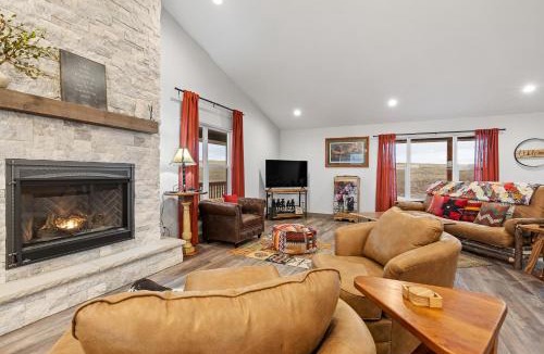 Sturgis House | Pleasant Valley Getaway