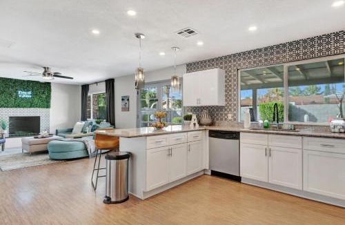 Tami Estates House | Poinsettia