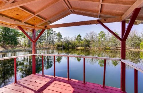 Eureka Springs Apartment | Pond Mountain Springs 'Falcon Cabin,' Fish & Hike!
