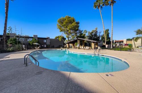 Villa Green House | Pool Access & Private Patio! Prime Arcadia Condo