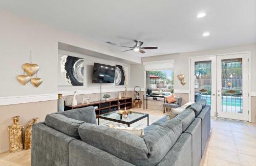 Surprise House | Pool & Golf Cart: Sun City Grand Home!
