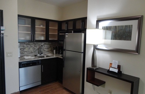 Northfield Apartment | Pool, Gym, Business Center Access. Free Breakfast Buffet Every Day!