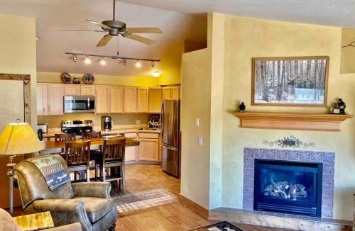 Big Sky House | Powder Pad Near Lone Peak - walkable to Big Sky Resort