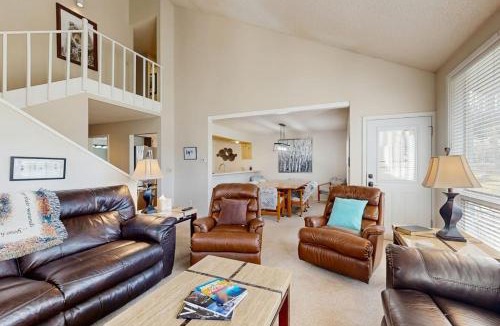 Eagle-Vail Apartment | Powder & Par Lodge