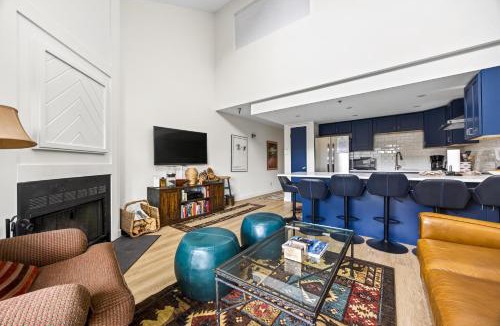 North Park City House | Powder Pointe A-205