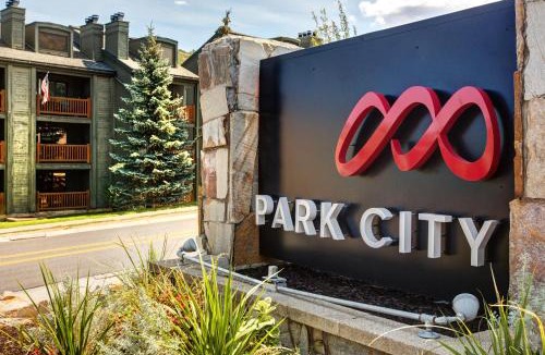 North Park City Apartment | Powder Pointe Condominiums 105A
