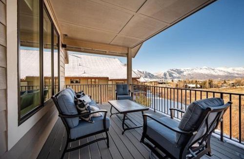 Eden House | Powder Ridge Escape T4 Mtn Biking Hot Tub
