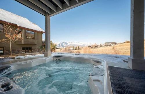 Eden House | Powder Ridge Escape T4 Mtn Biking Hot Tub