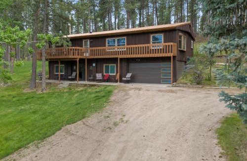 Rapid City House | Prairie Creek Cabin Getaway