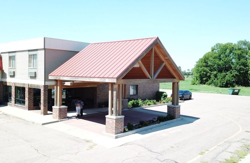 Vermillion Hotel | Prairie Inn