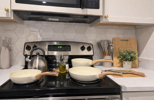 Plano Apartment | Prestigious 1BR Escape with King, Queen, Pool and Gym