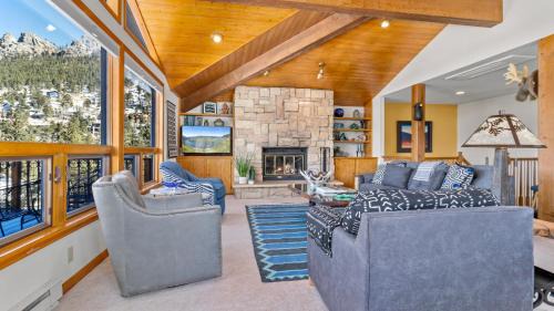 Windcliff Estates House | Primavista Luxury Home at Windcliff condo
