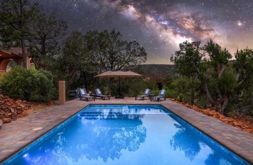 Sedona House | Prime Location in Chapel - Heated Pool & Spa | Red Rock Views | Hot tub