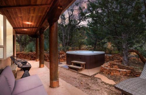 Sedona House | Prime Location in Chapel - Heated Pool & Spa | Red Rock Views | Hot tub