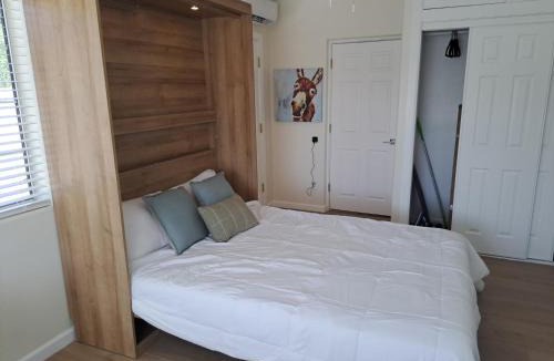Sherwood Towne Apartment | Prime Location Shared Pool Hot Tub Games