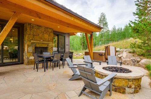 Silverthorne House | Private 1+ Acre & Hot Tub: Silverthorne Mtn Escape
